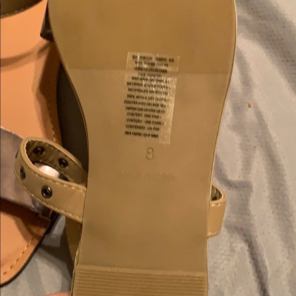Size 8 strap sandals women’s - Picture 3 of 3